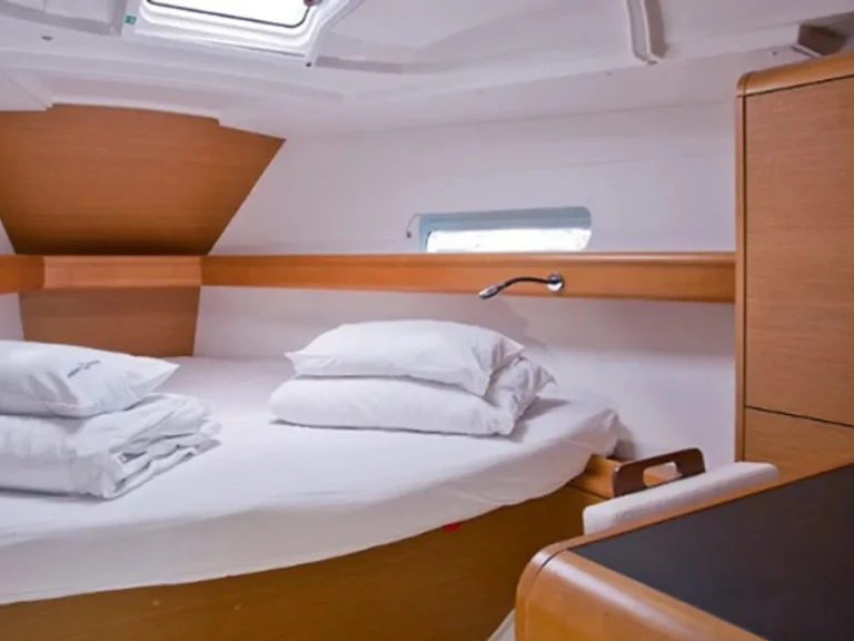 Alquiler de Jeanneau Sun Odyssey 409 (3 cab.) en Lefkáda