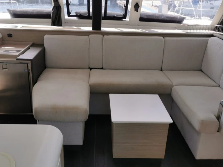 Alquiler de Fountaine Pajot Isla 40 (5 cab.) en Propriano