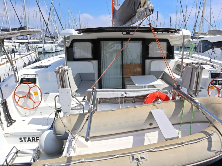 Catamarán para alquilar Néa Péramos al mejor precio