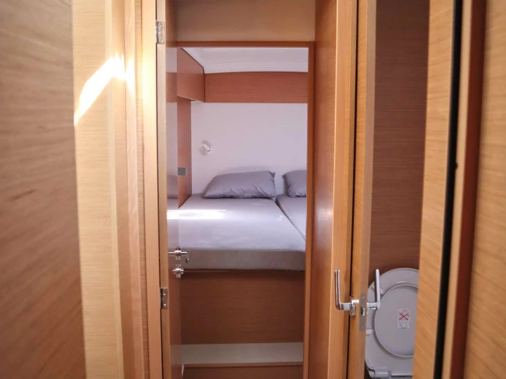 Excess Excess 11 (6 cab.) de alquiler a Néa Péramos