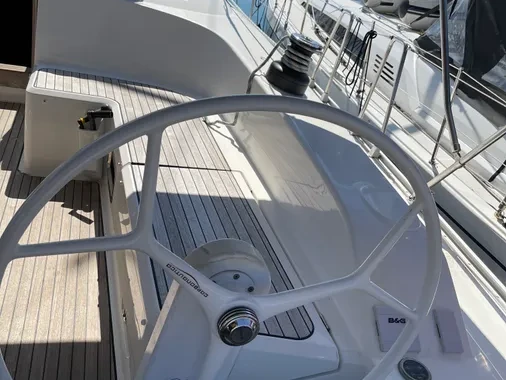 Alquiler de Bavaria Bavaria Cruiser 51 (5 cab.) en Cos