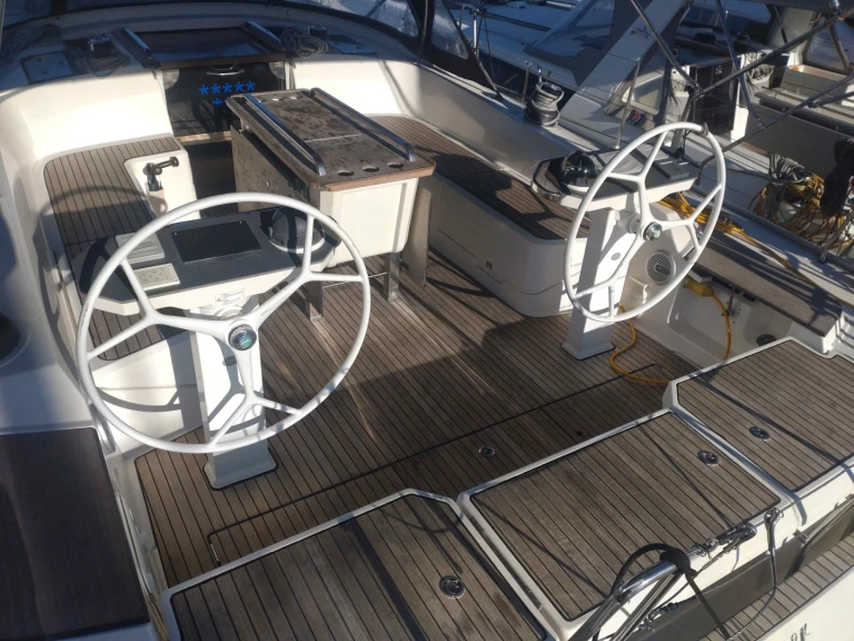 Alquiler Álimos - Bavaria Bavaria Cruiser 56 (6 cab.) en SamBoat
