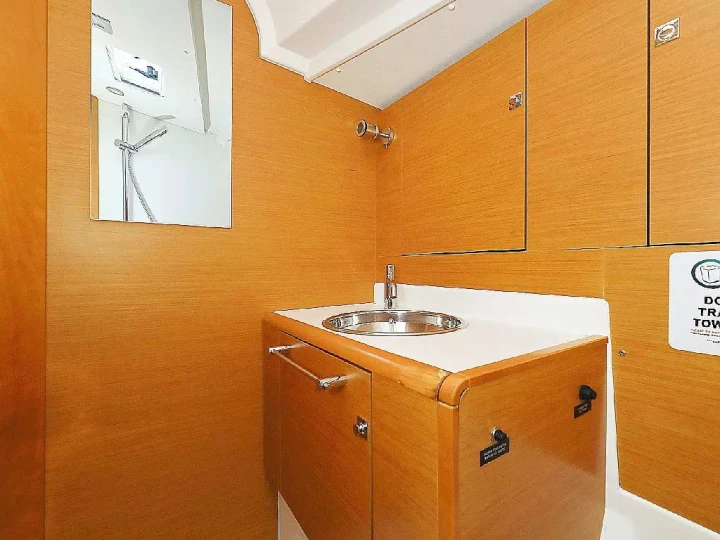 Alquiler de Velero, con o sin patrón Jeanneau Rhodes (Ciudad)