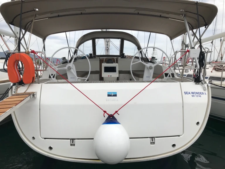 Alquiler de Bavaria Cruiser 46 en Gouviá