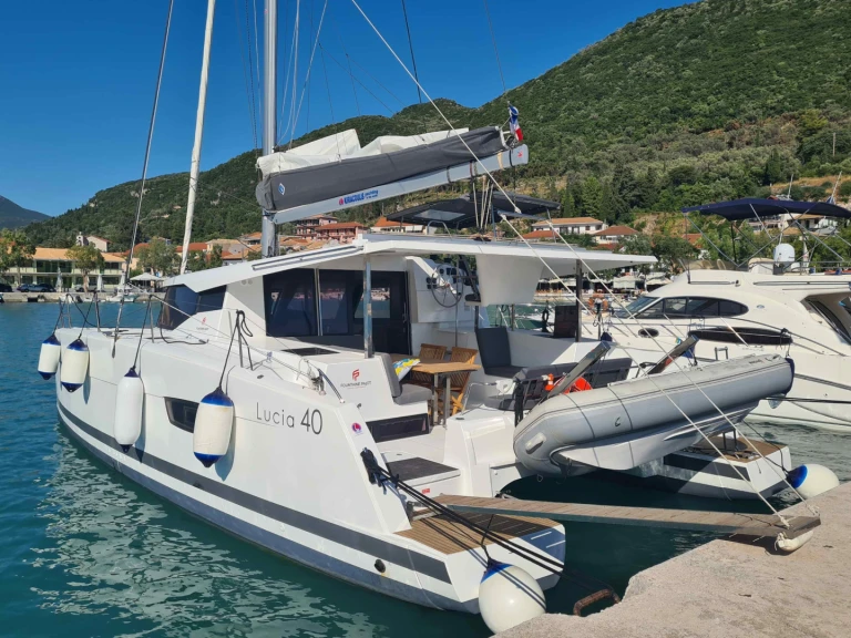 Alquiler de barcos Lefkáda barato de Lucia 40 (4 cab.)