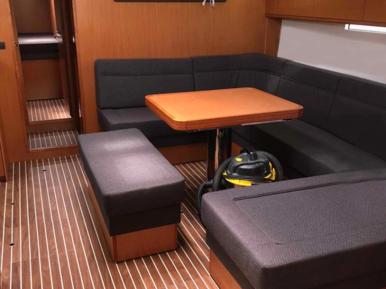 Alquiler de Velero, con o sin patrón Bavaria Lefkáda