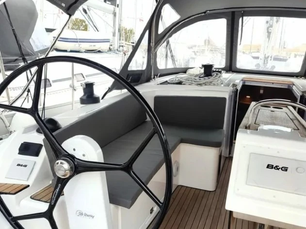 Velero para alquilar Lefkáda al mejor precio