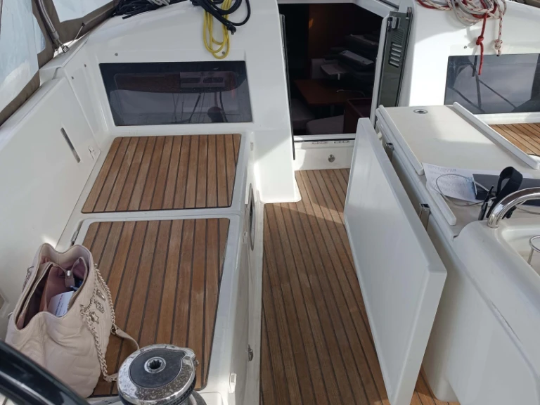 Alquiler Velero Jeanneau con o sin  título de navegación