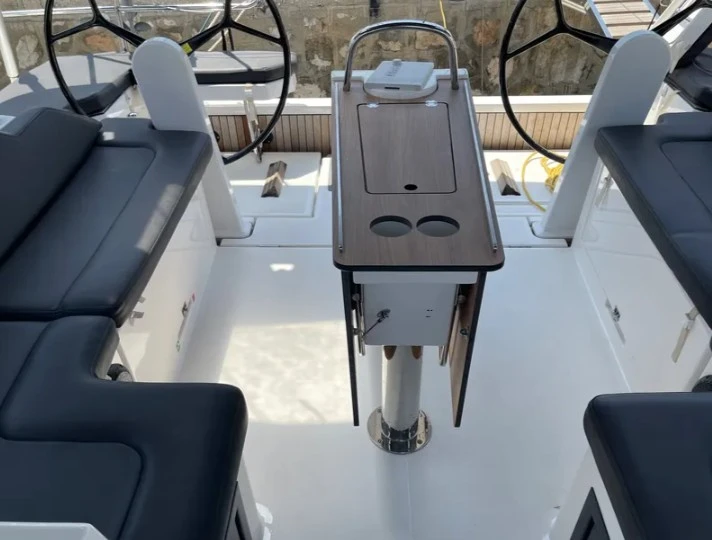 Alquiler de barcos Álimos barato de Bavaria C42 (3 cab.)
