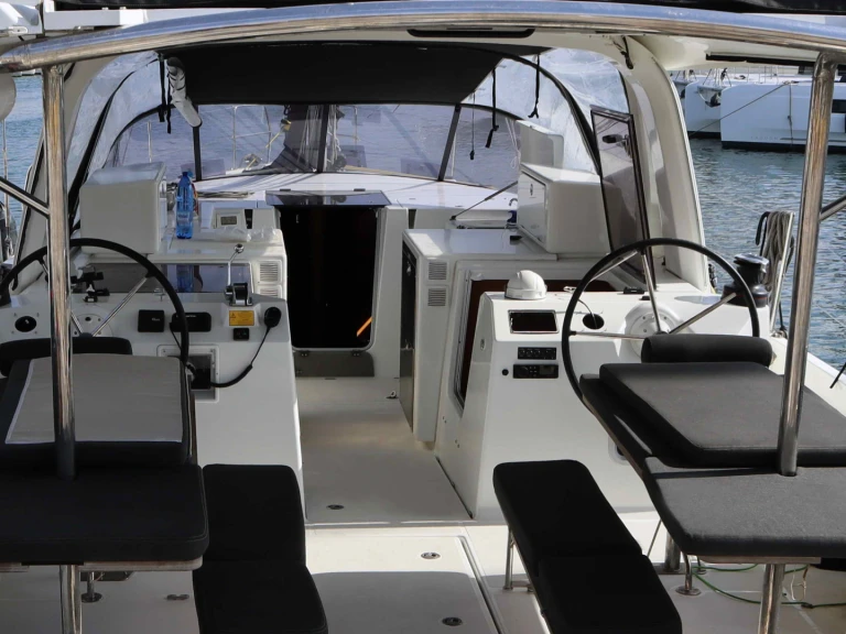 Alquiler Cos - Jeanneau Sun Loft 47 (7 cab.) en SamBoat