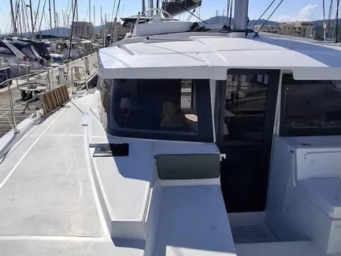 Alquiler de embarcaciones Bali Bali 4.2 (5 cab.) enBormes-les-Mimosas en Samboat