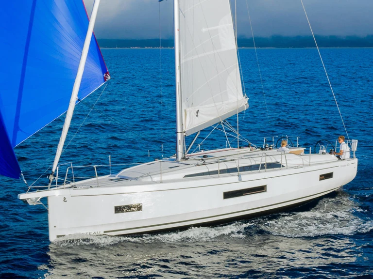 Alquiler de Bénéteau Oceanis 40.1 en Cos
