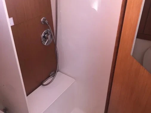 Velero para alquilar Néa Péramos al mejor precio