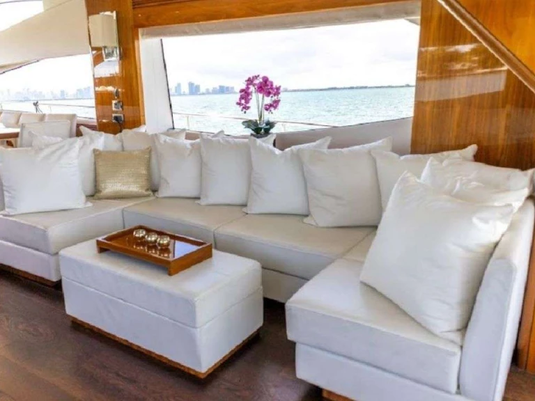 Alquiler Yate de lujo Sunseeker con o sin  título de navegación