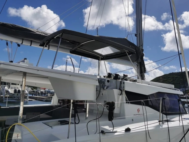 Alquiler Catamarán Fountaine Pajot con o sin  título de navegación