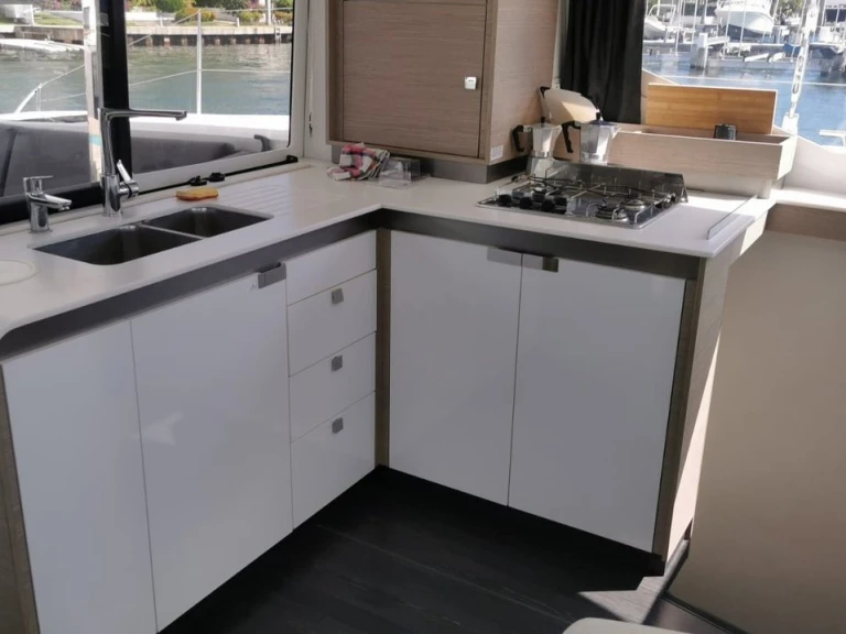 Alquiler Catamarán Fountaine Pajot con o sin  título de navegación