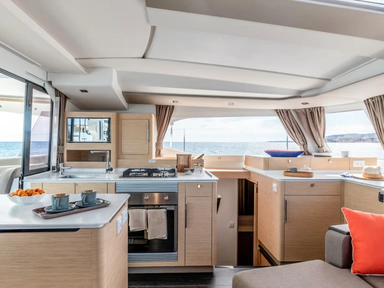 Alquiler Catamarán Fountaine Pajot con o sin  título de navegación