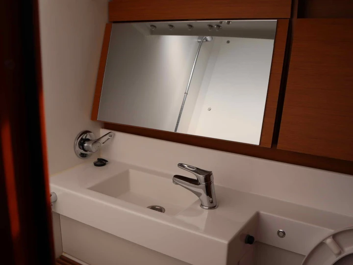 Alquiler de barcos Lefkáda barato de Sun Odyssey 440