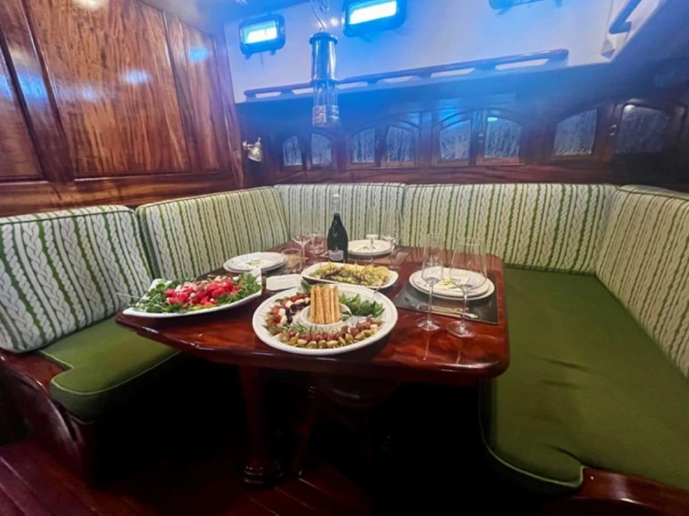 Alquiler de Covey Island Boatworks TREE OF LIFE en Newport