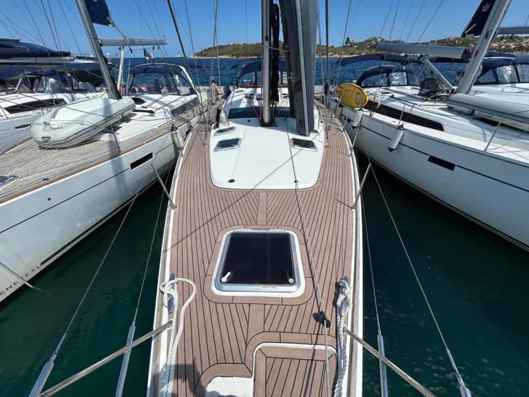 Alquiler de Jeanneau Sun Odyssey 54 DS en Cugnana Verde