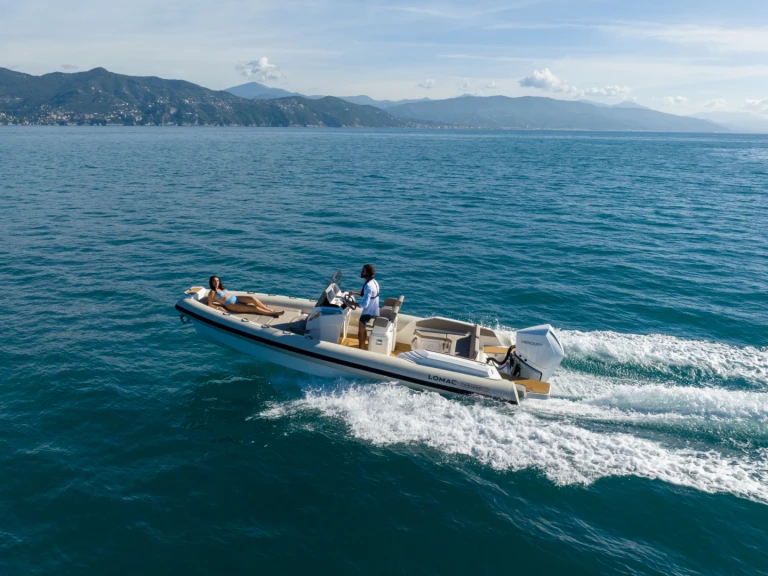Alquiler Neumática Lomac con o sin  título de navegación