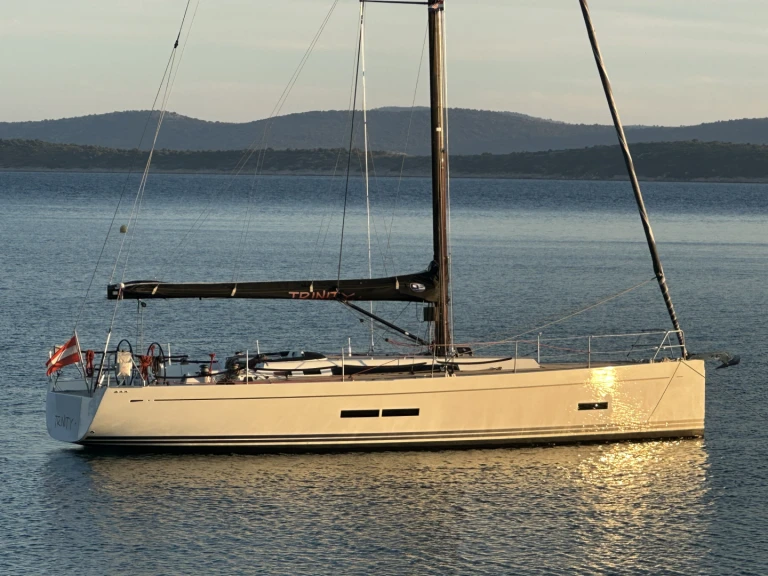 Alquiler de Solaris Solaris One 44 en Punat