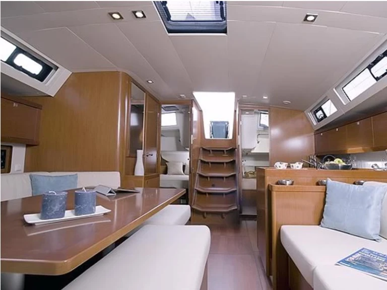 Alquiler de embarcaciones Bénéteau Oceanis 45 enMrčevac en Samboat