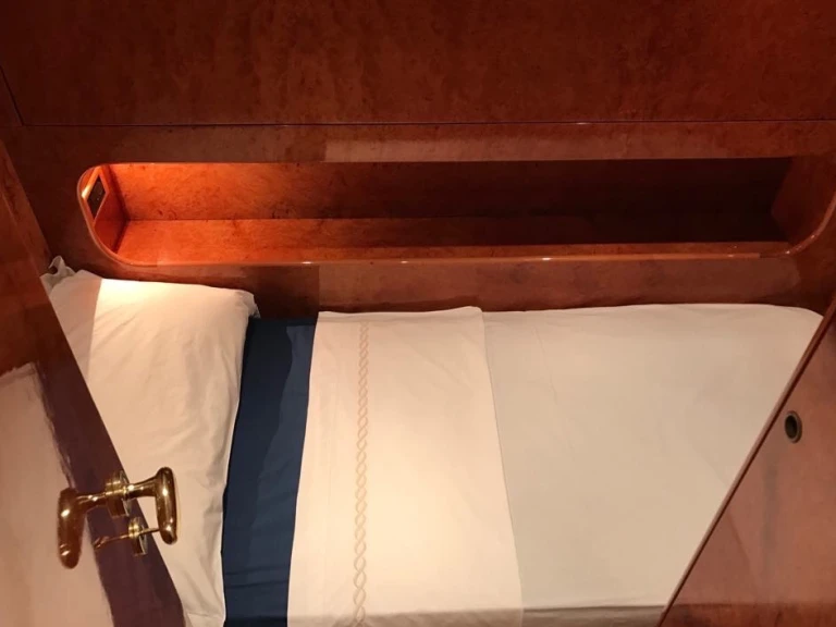 Alquiler de Yate de lujo, con o sin patrón Cantieri Palermo