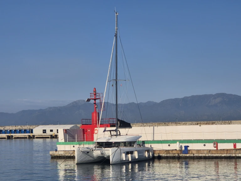 Alquiler Catamarán Lagoon con o sin  título de navegación