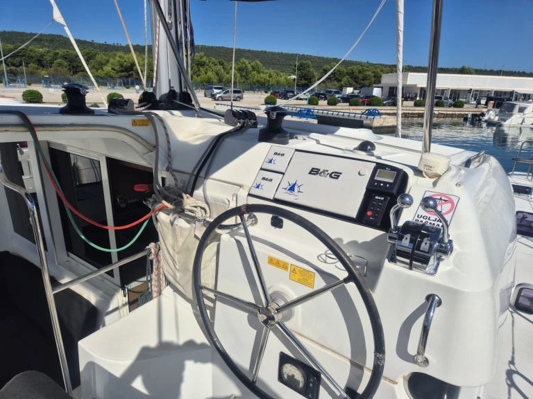 Catamarán para alquilar Dubrovnik al mejor precio