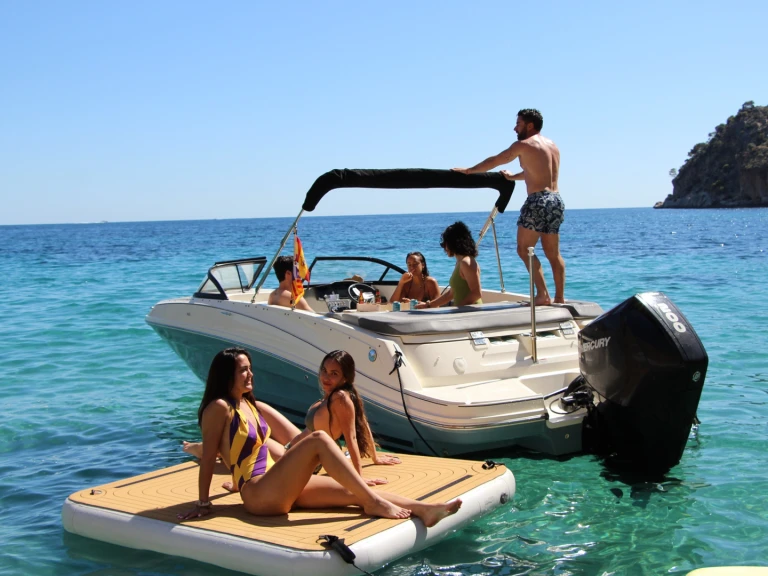 Alquiler de embarcaciones Bayliner VR6 enClub Nàutic Santa Ponsa en Samboat