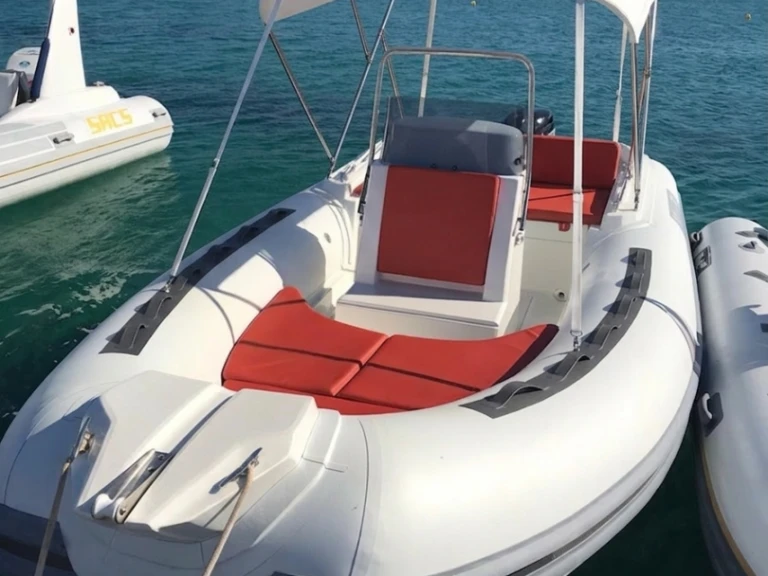 Magnus magnus 5.80 de alquiler a Porto Rotondo