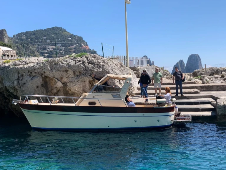 Alquiler de barcos Sorrento barato de Jeranto 750