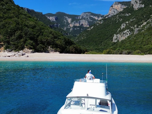 Bertram Bertram 25 de alquiler a Orosei