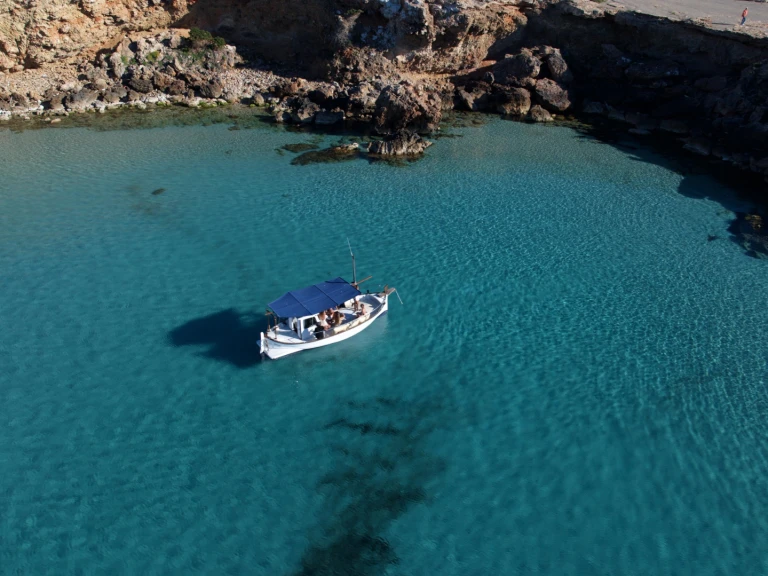 Alquiler Lancha Capeador con o sin  título de navegación