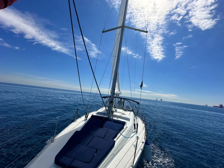 Alquiler de barcos Barcelona barato de Oceanis 393 Clipper