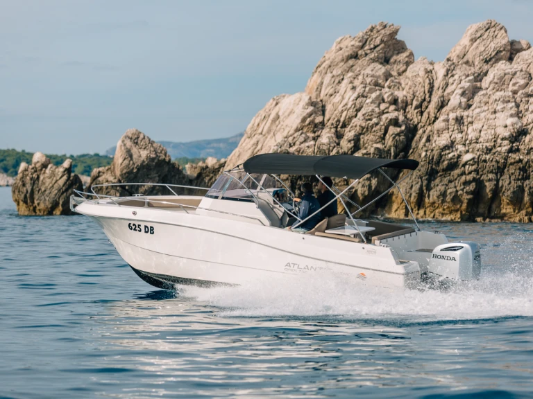 Atlantic open 750 de alquiler a Split Port