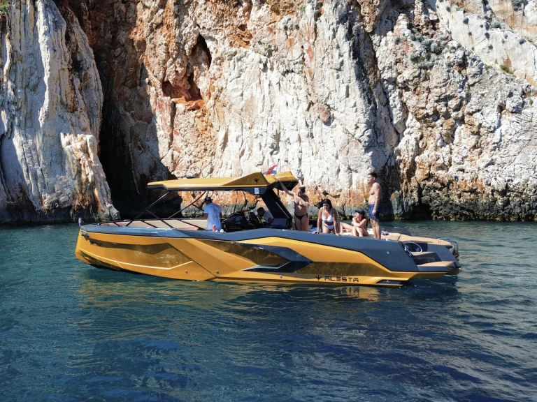 Alquiler de Lancha, con o sin patrón Alesta Marine Split