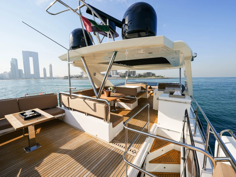 Alquiler de embarcaciones Galeon Galeon 780 enDubai Marina en Samboat