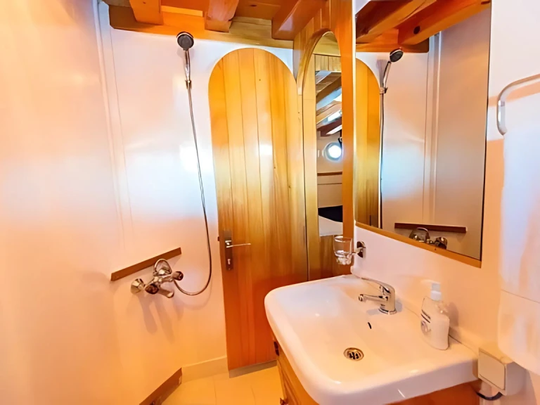 Alquiler Velero  con o sin  título de navegación