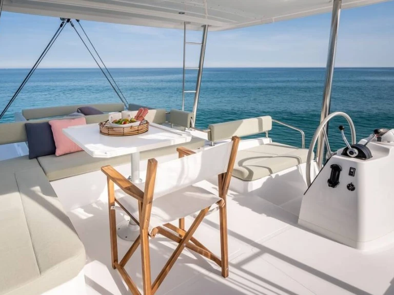 Alquiler Catamarán Bali con o sin  título de navegación