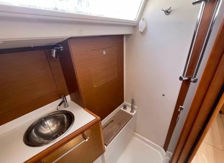 Alquiler de Velero, con o sin patrón Jeanneau Paros (Isla)