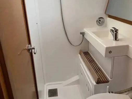 Alquiler de embarcaciones Jeanneau Sun Odyssey 440 enParos (Isla) en Samboat