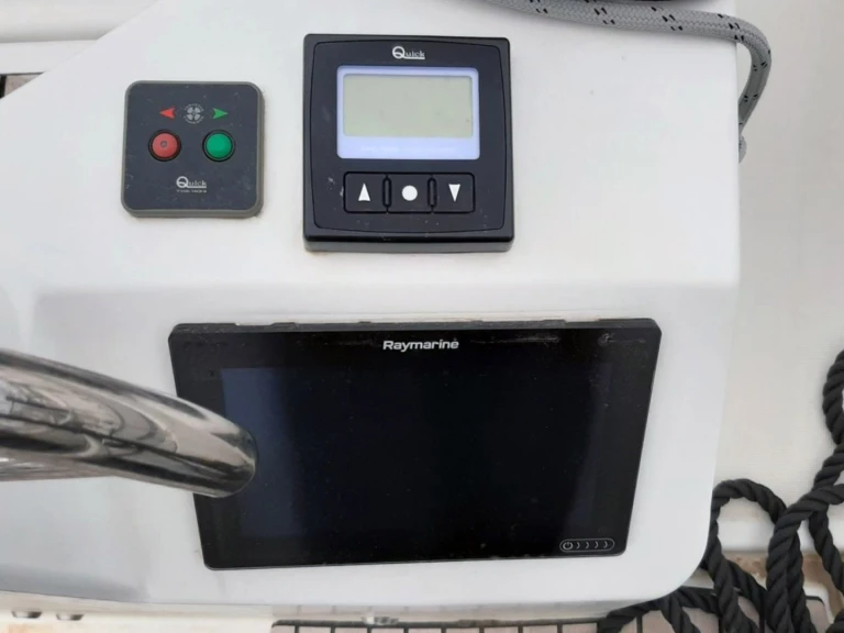 Alquiler Velero Jeanneau con o sin  título de navegación