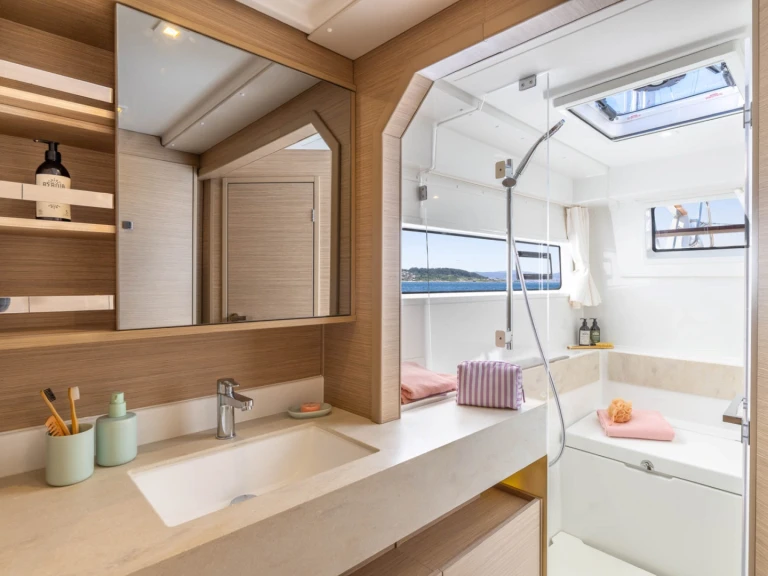 Alquiler Catamarán Lagoon con o sin  título de navegación