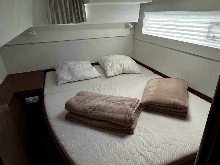 Alquiler de embarcaciones Lagoon Lagoon 40 enGouviá en Samboat