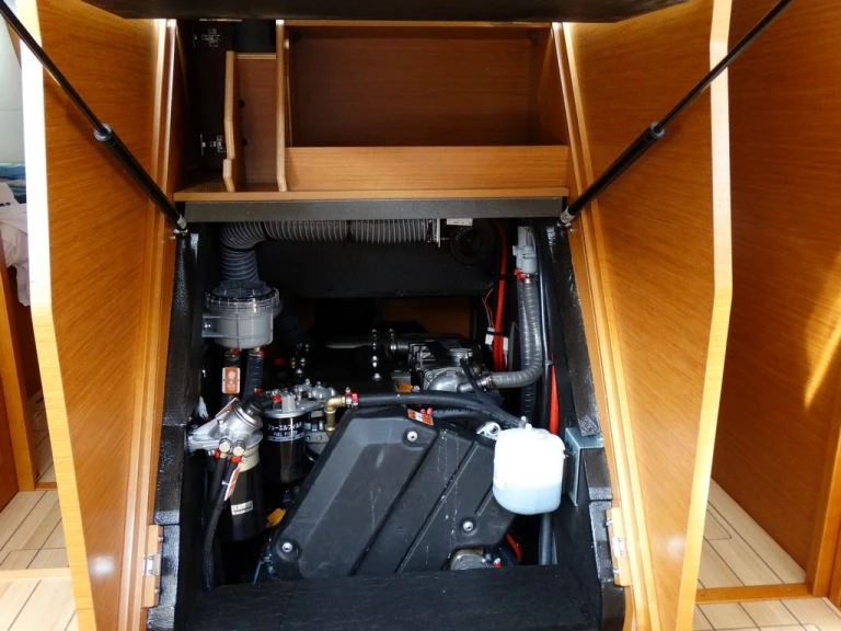 Alquiler Velero Jeanneau con o sin  título de navegación