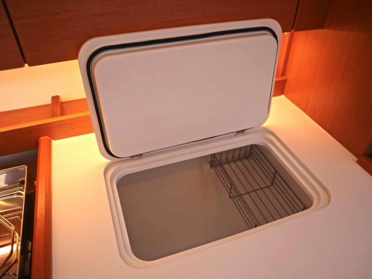 Alquiler de Velero, con o sin patrón Bavaria Paros (Isla)