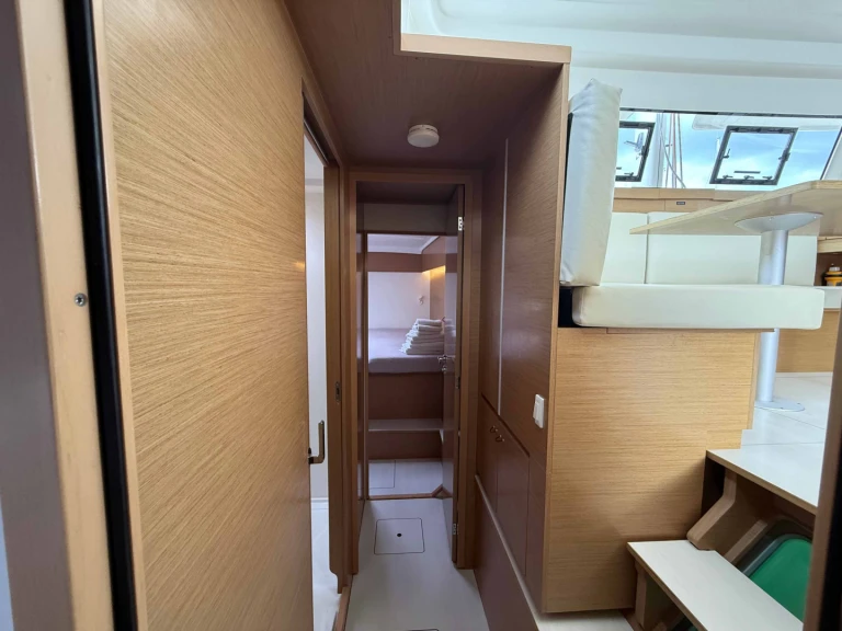 Alquiler Catamarán en Gouviá - Excess Excess 11 (6 cab.)