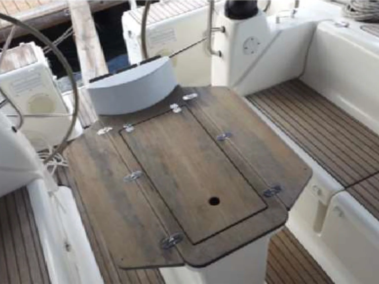 Alquiler de Bavaria Bavaria 50 Cruiser (5 cab.) en Kalkara